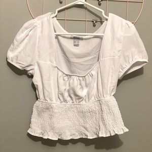 🤍Cute white short puff sleeve top